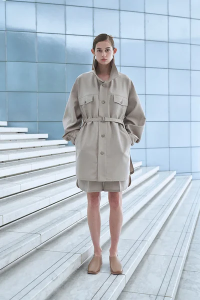 Look 18